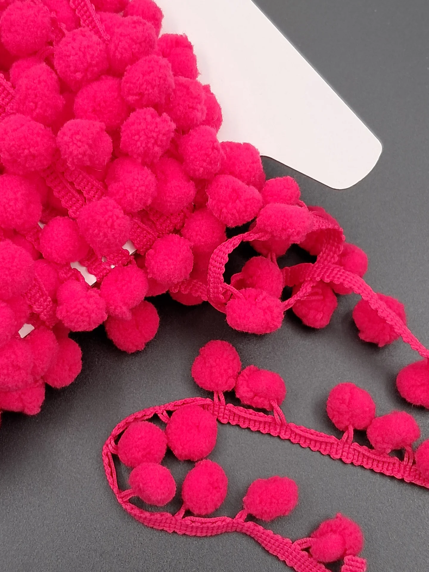 Bobble Fringe Fuschia FK 114