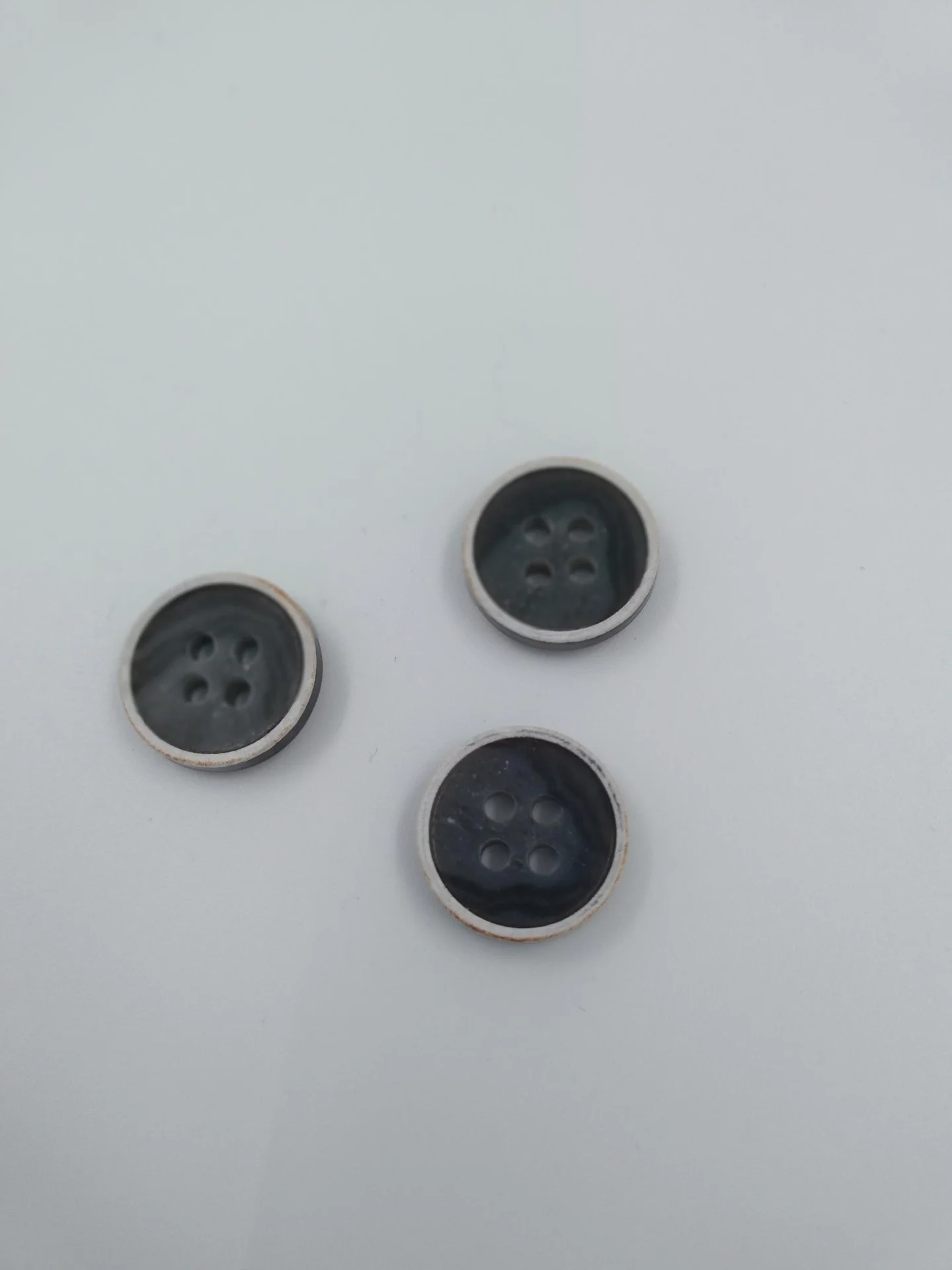 Button 1005 15mm Charcoal Rim