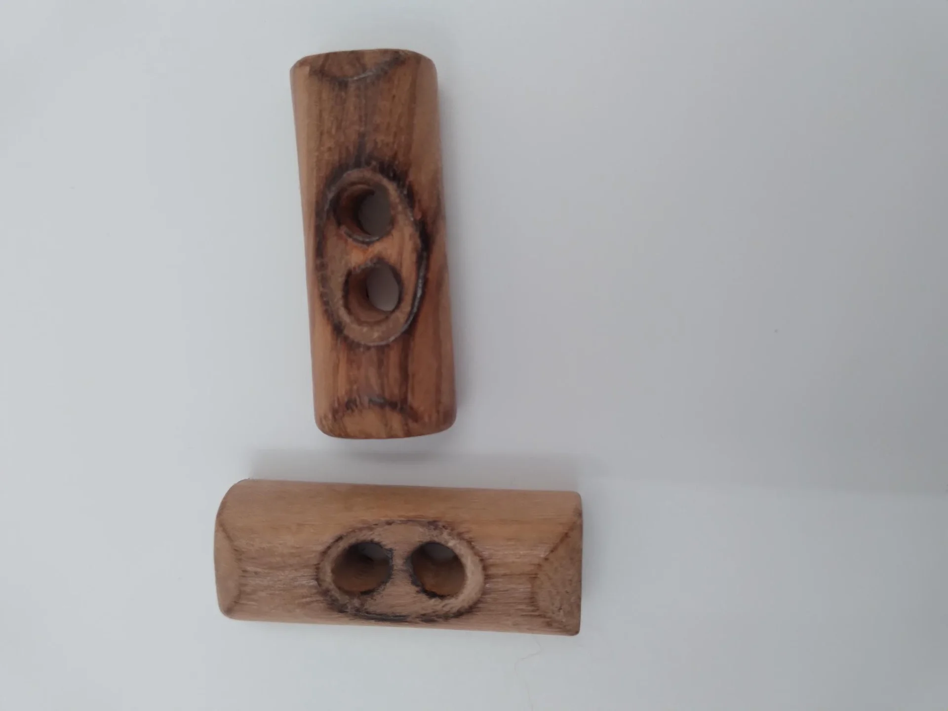 Button 163050 54L Wood Toggle