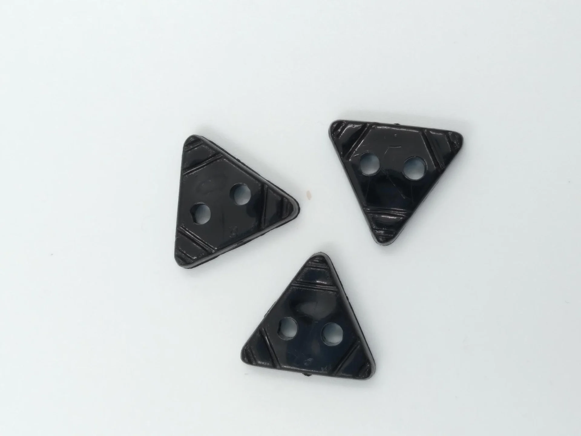 Button 17283 12mm Blk Triangle
