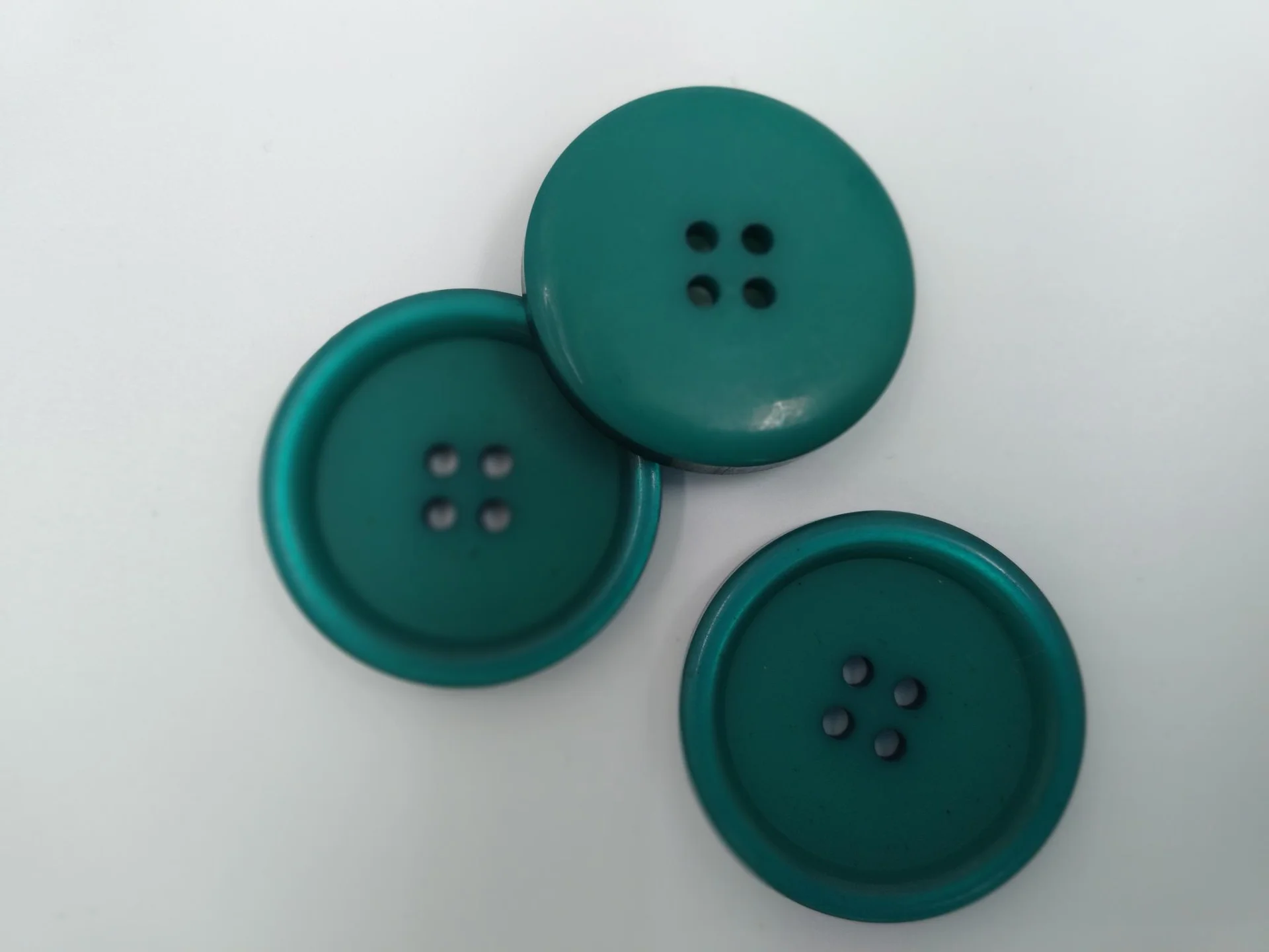 Button 6395 Jade 4 Hole with Rim