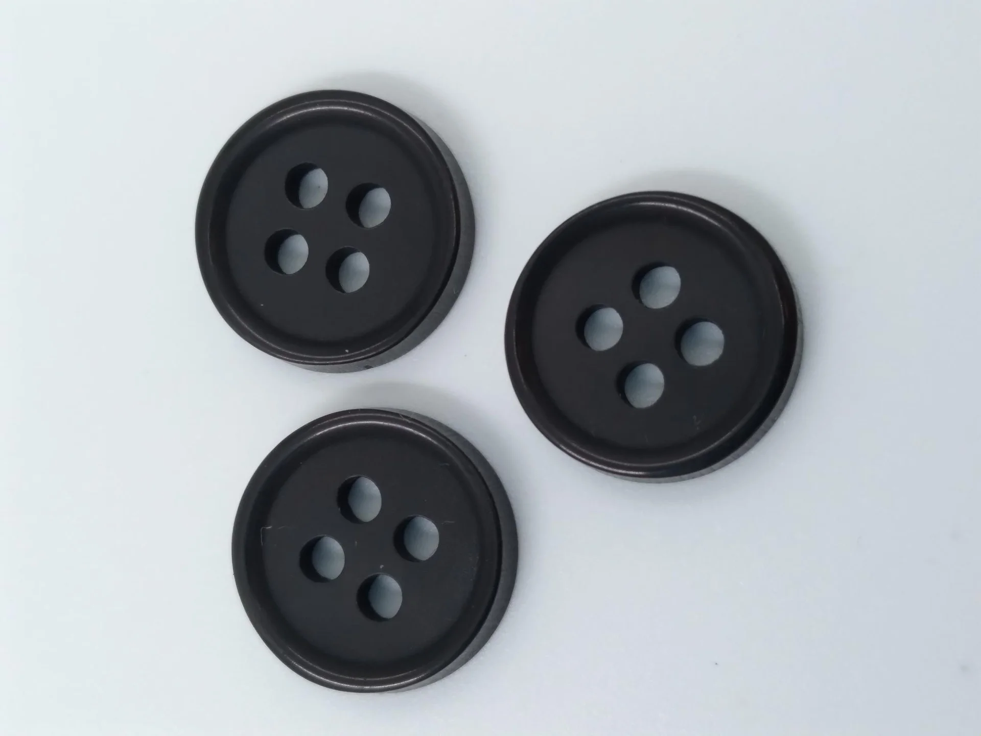 Button 90 Black 4hole