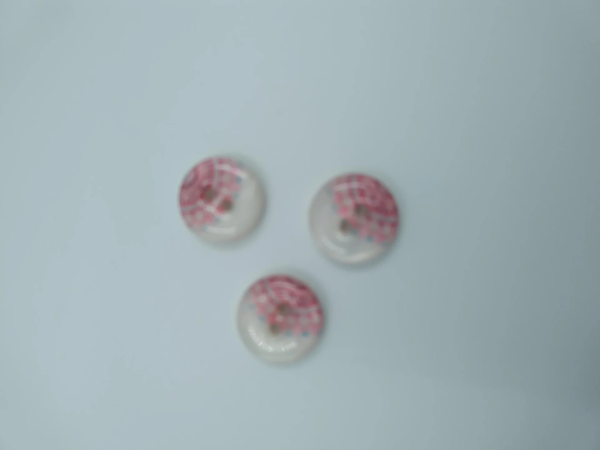 Button A 470257 24 2 Pink Cream