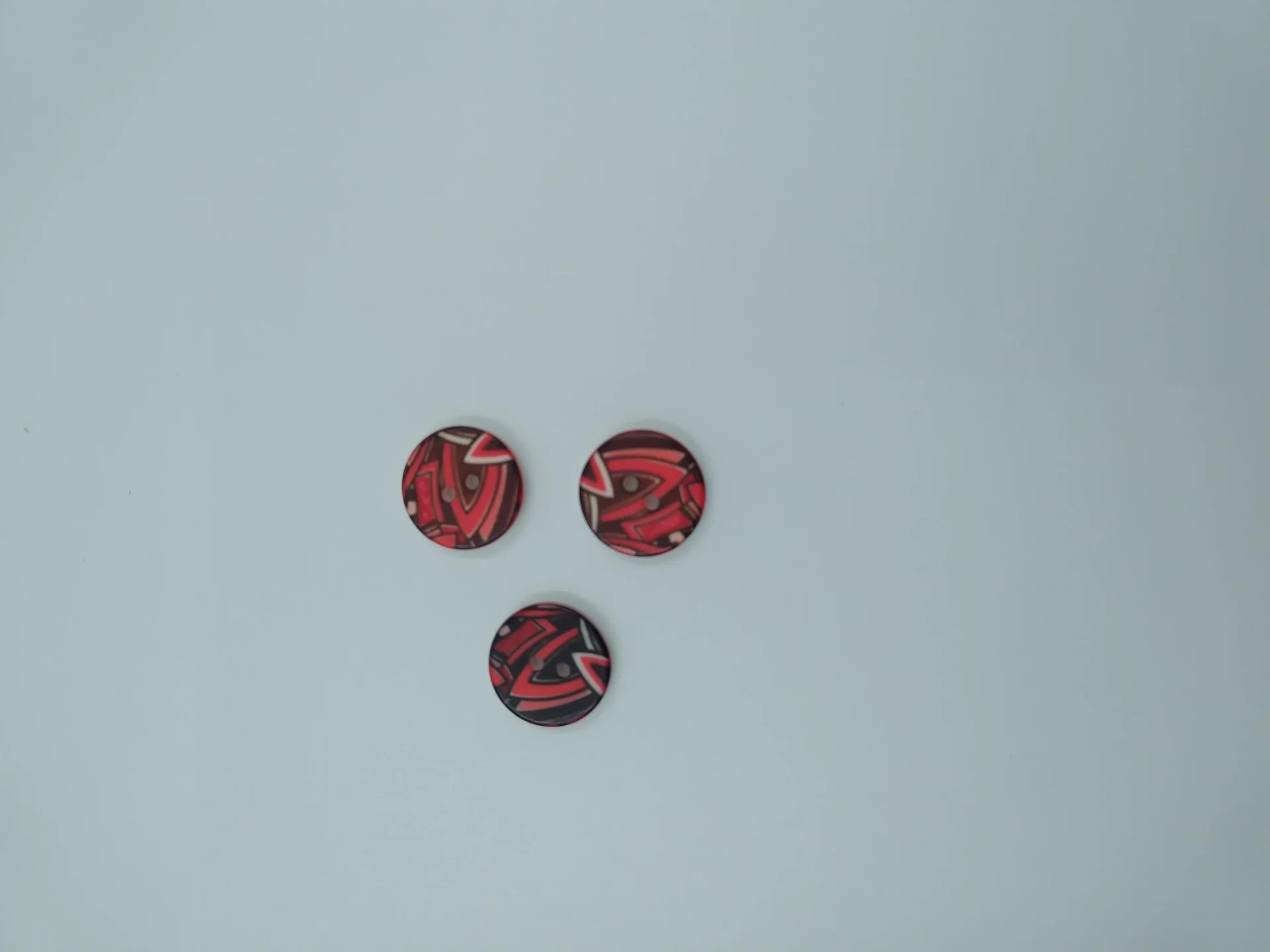Button IA 27365 24 Reds Modern
