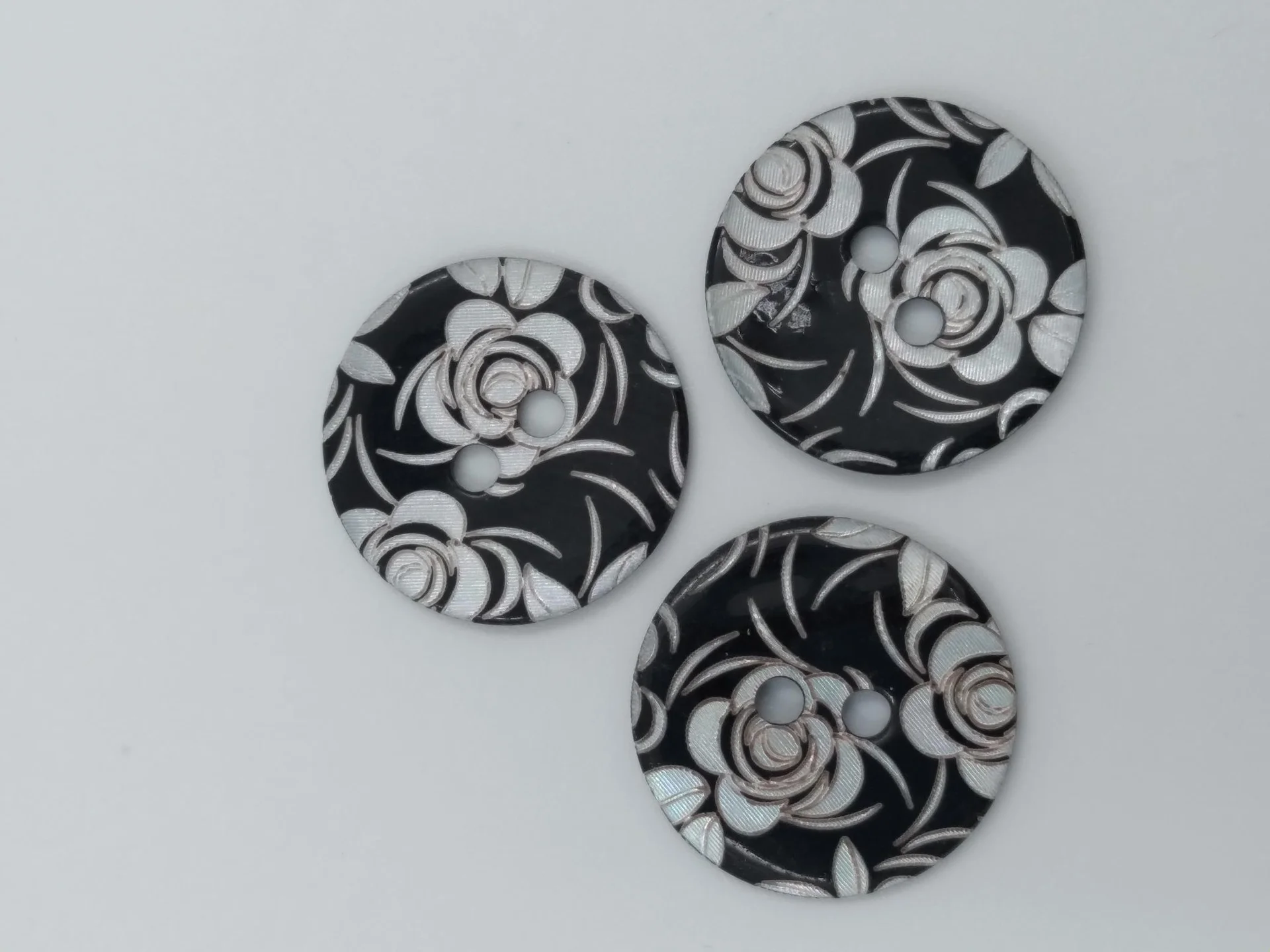 Button SA 4682x 32 Blk Grey Flr