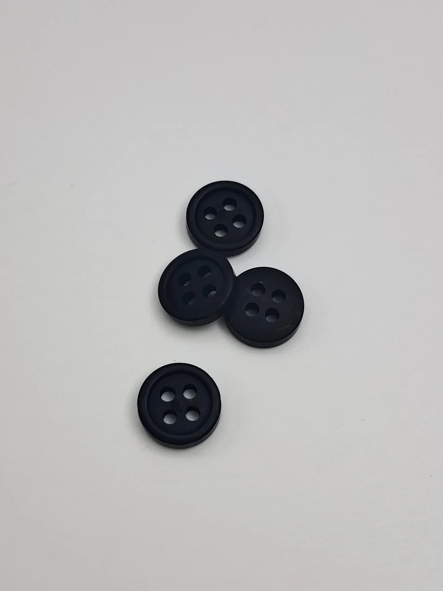 Button T413 14 Navy 4 Hole