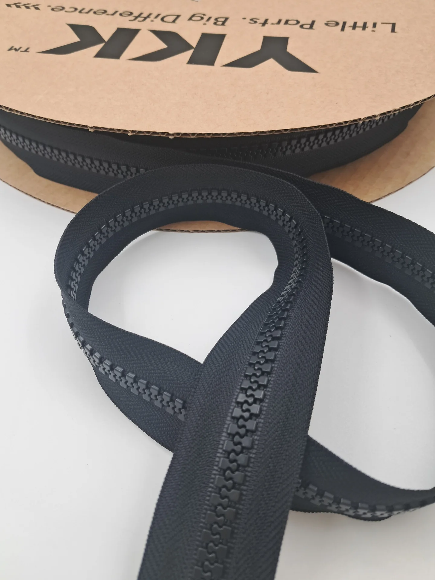 Continuous Zipping 10 Vislon Black