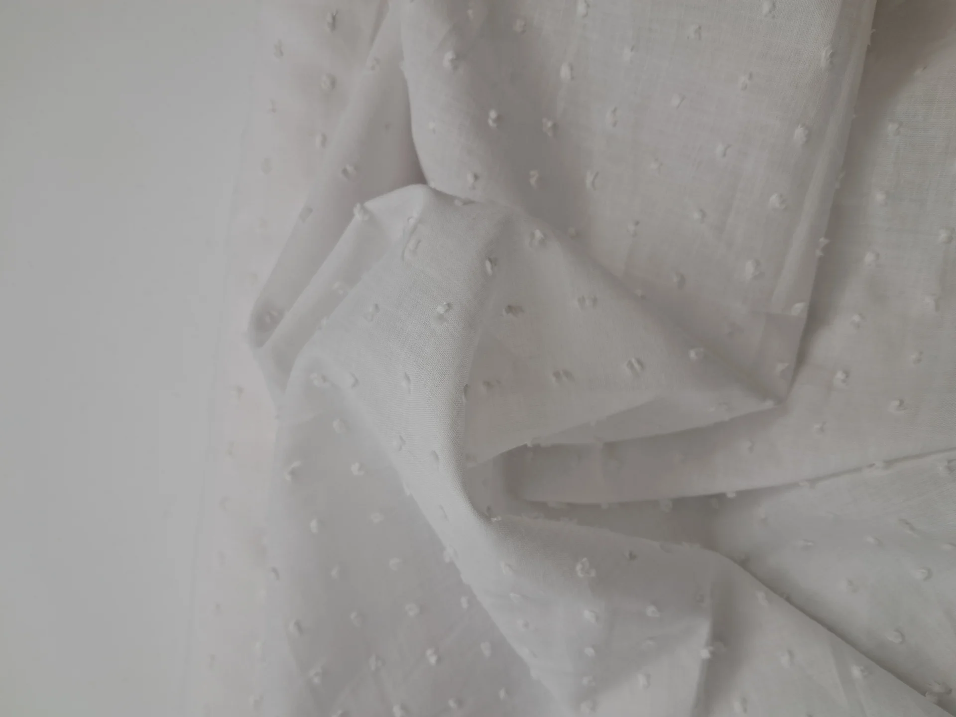 Fabric Clip Dot 090 White
