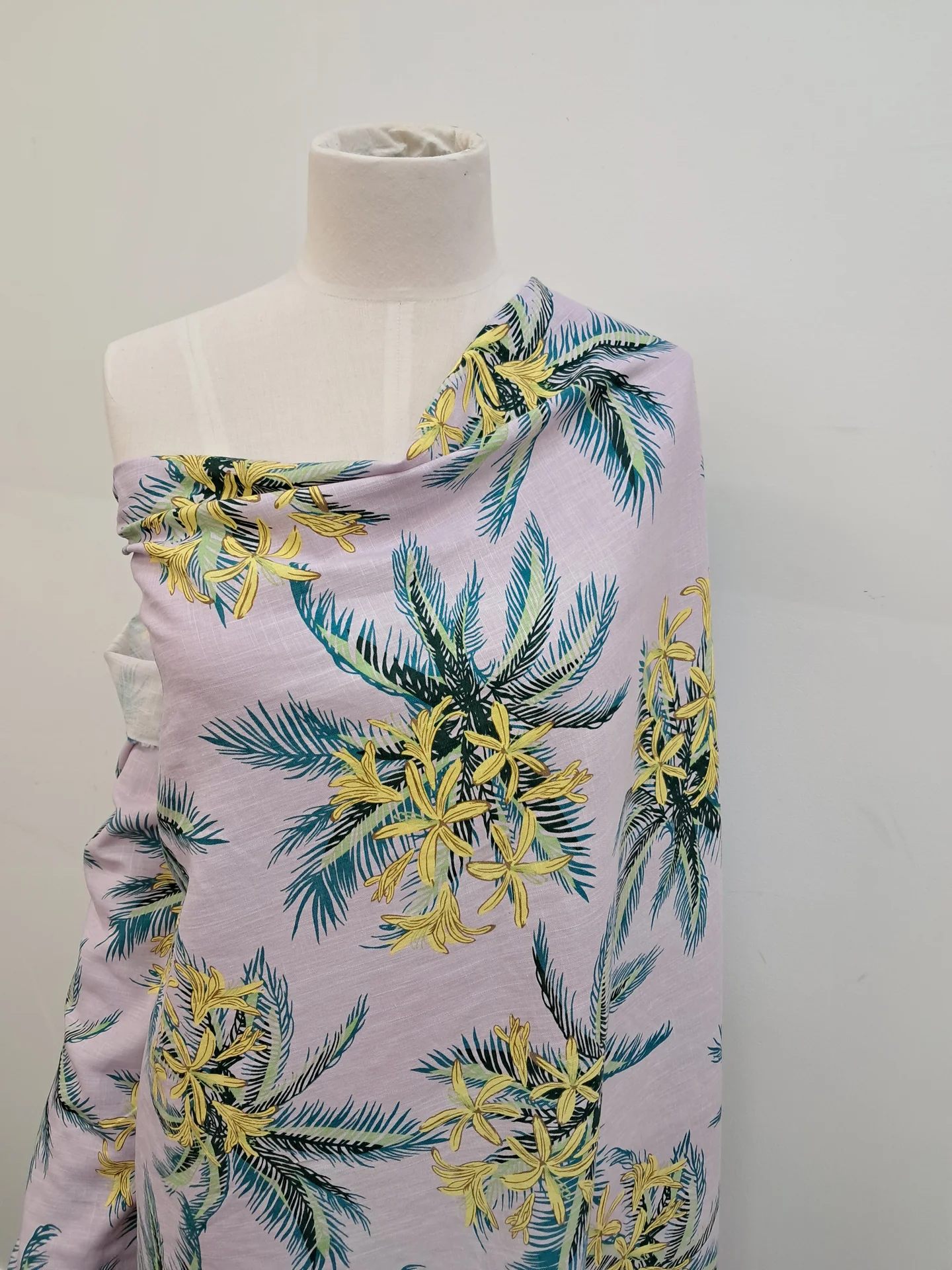 Fabric Fiorella Linen Floral Pink