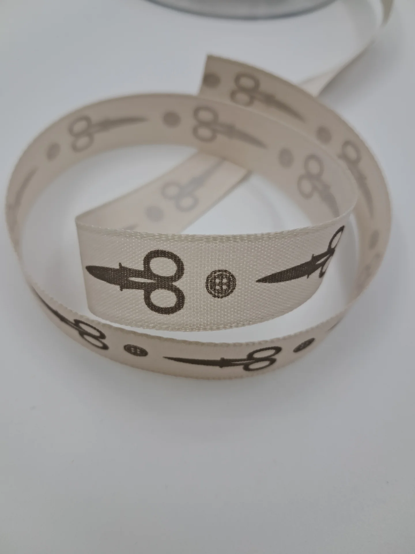 Ribbon 13855 Natural Grey Scissors and Buttons