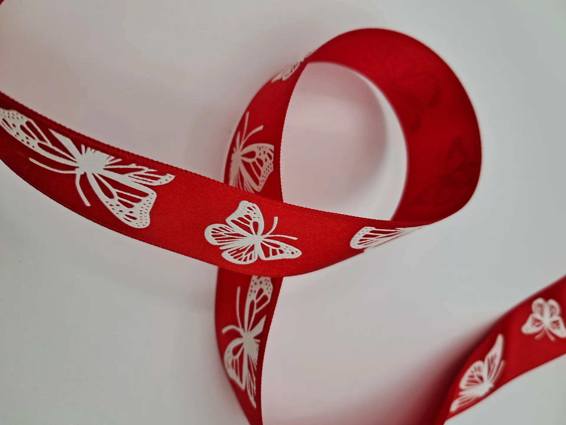 Ribbon 22603 25mm Satin Red Butterfly