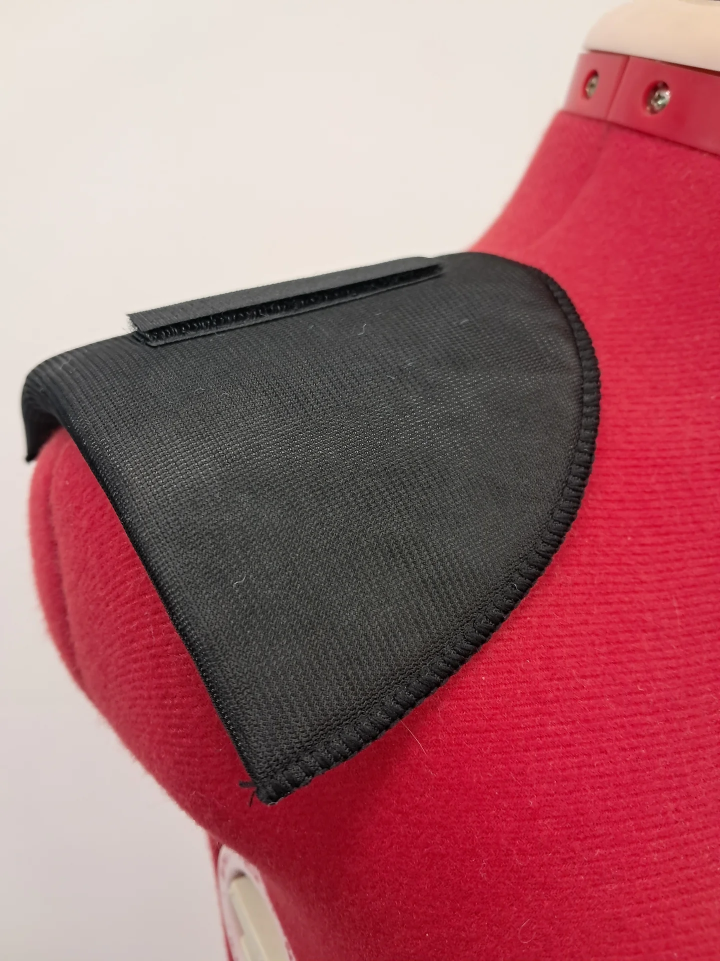 Shoulder Pads Black Medium Covered with Velcro