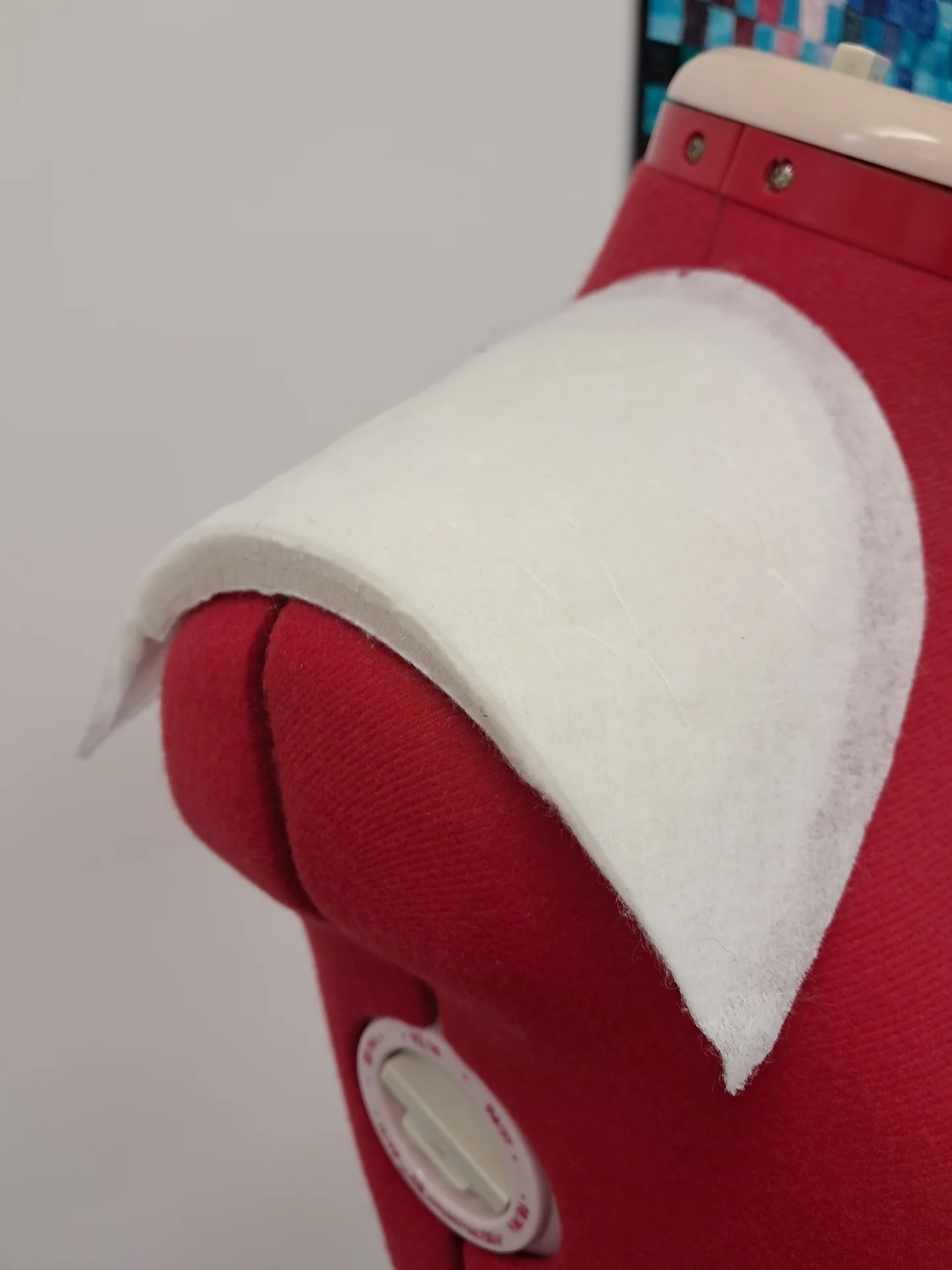 Shoulder Pads Helsa White Large