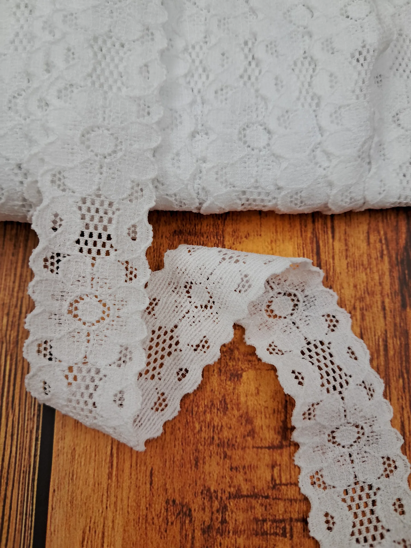Stretch Lace White NL 462