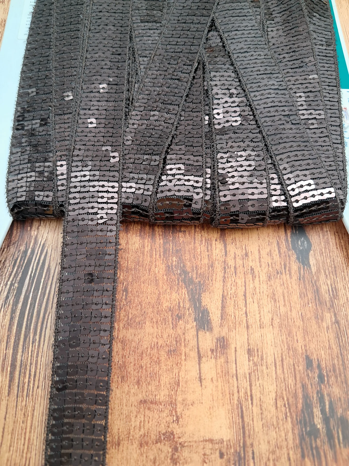 Trim 20mm Sequin Brown
