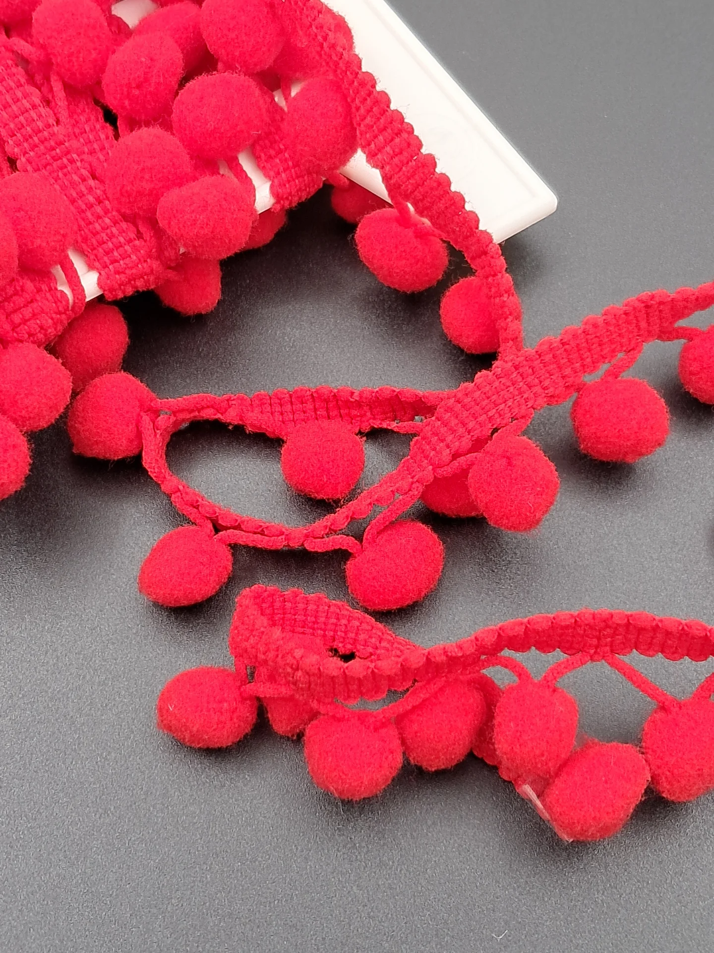 Trim Pompom Red 69997