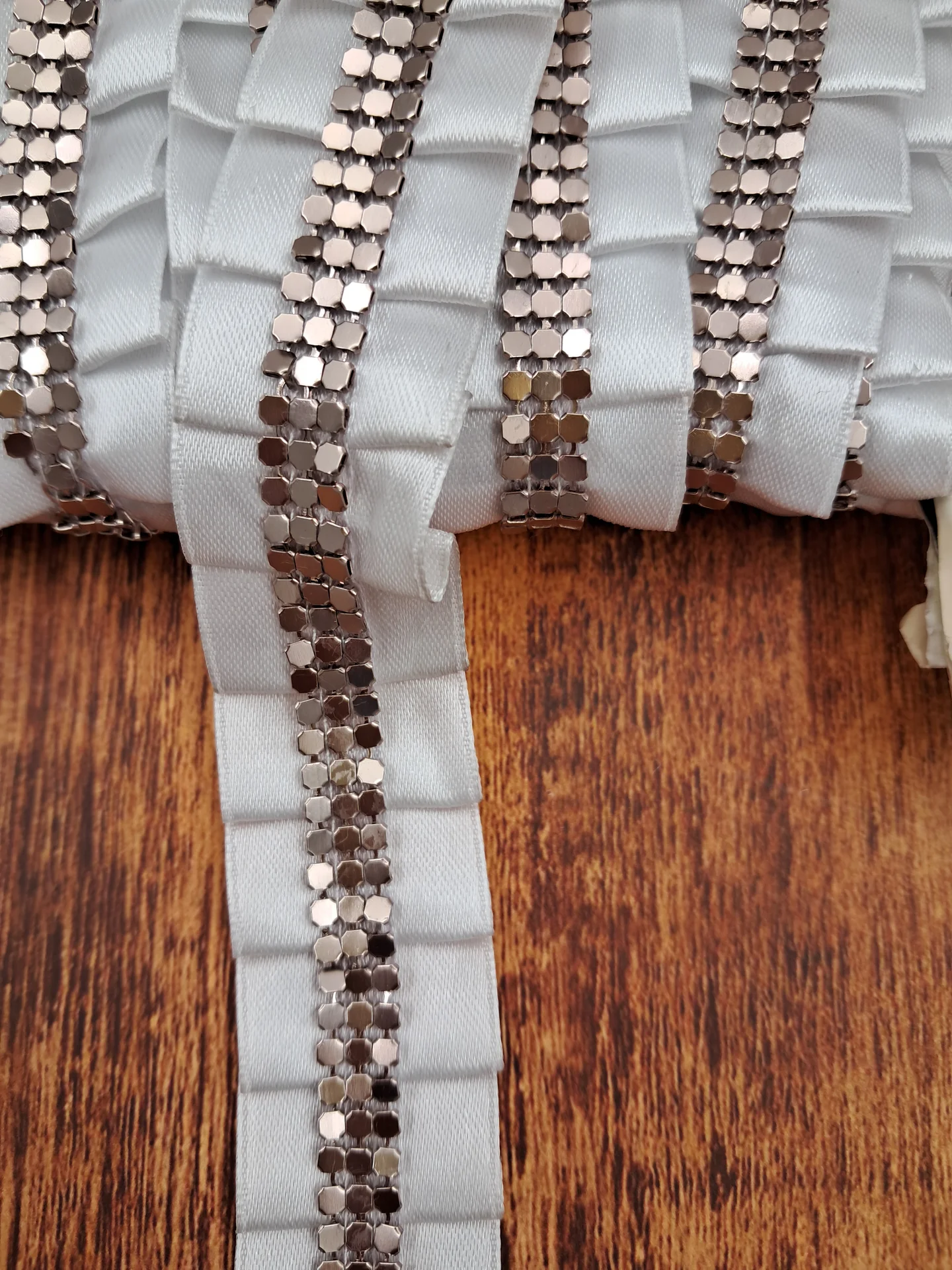 Trim White Pleated Ribbon Metal